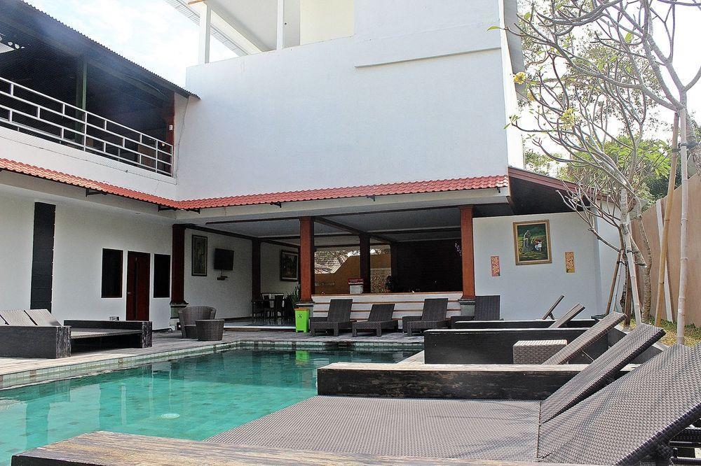 Mirah Hostel Legian  Bagian luar foto