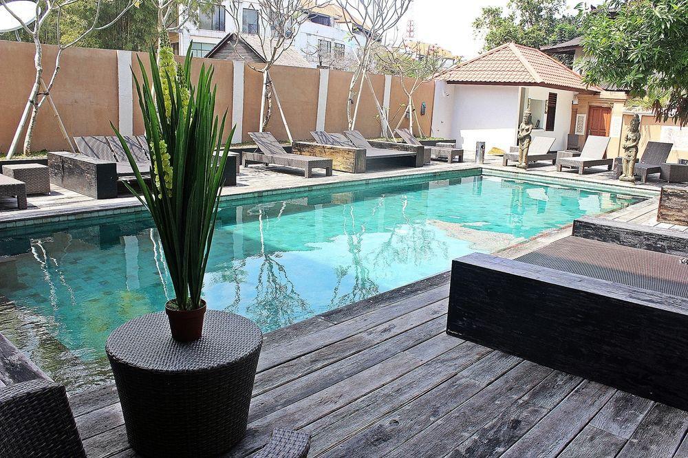 Mirah Hostel Legian  Bagian luar foto