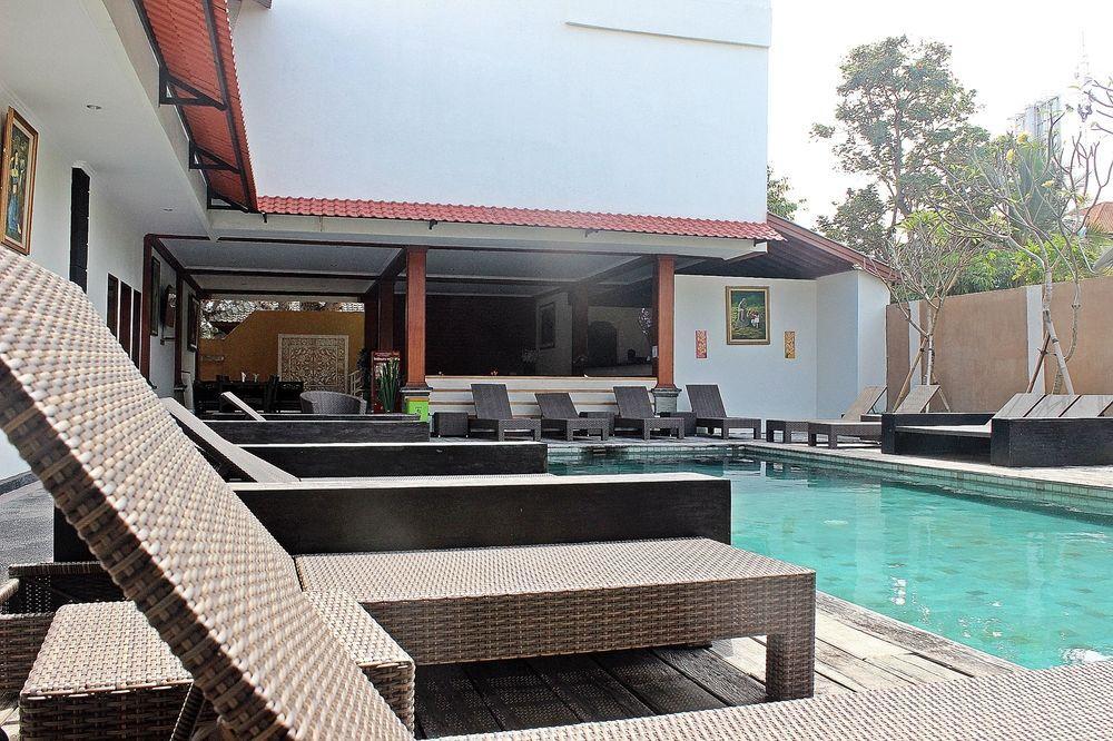Mirah Hostel Legian  Bagian luar foto