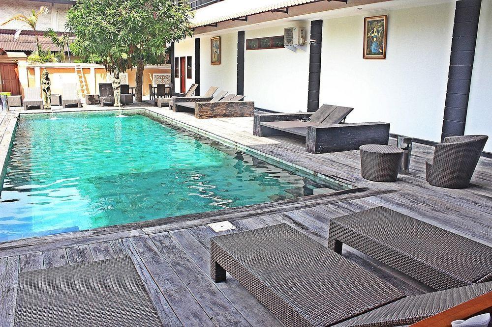 Mirah Hostel Legian  Bagian luar foto