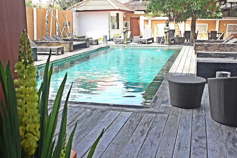 Mirah Hostel Legian  Bagian luar foto