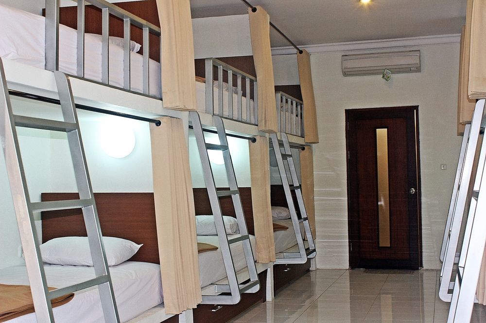 Mirah Hostel Legian  Bagian luar foto