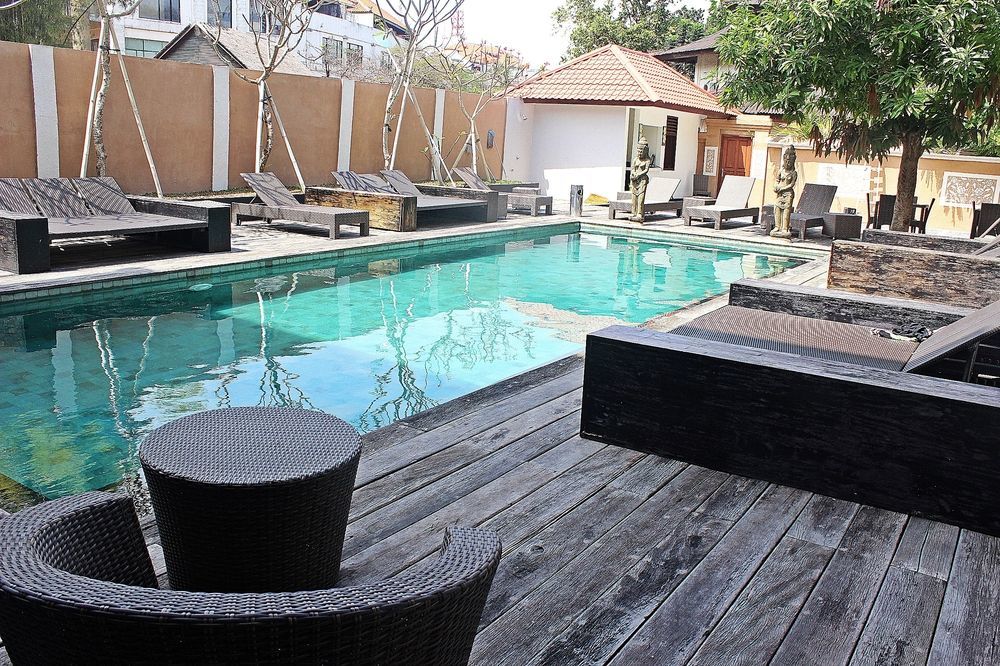Mirah Hostel Legian  Bagian luar foto