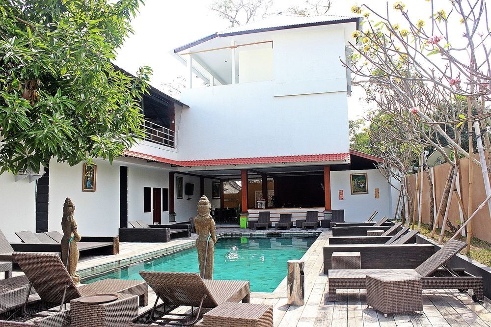Mirah Hostel Legian  Bagian luar foto