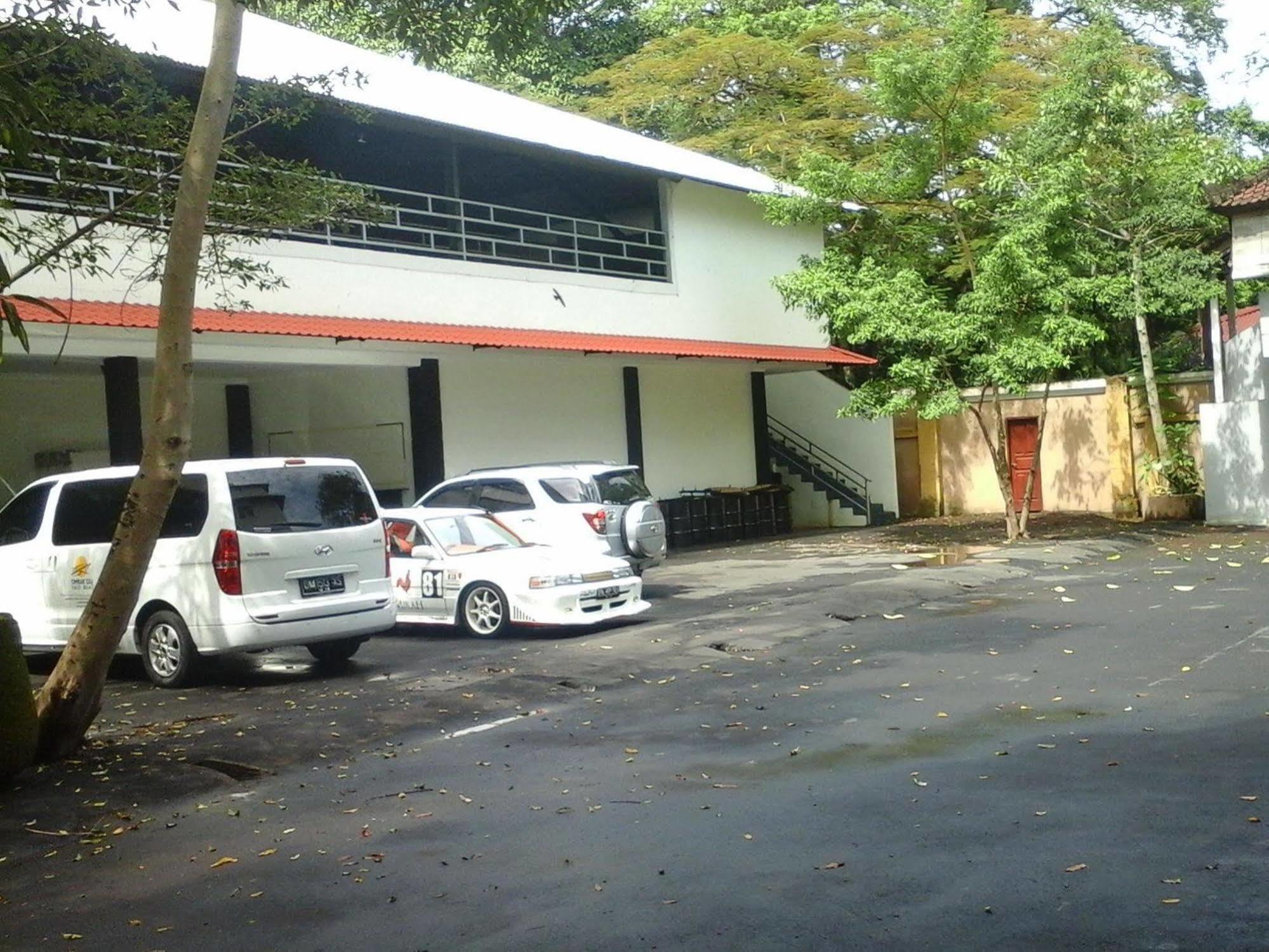 Mirah Hostel Legian  Bagian luar foto