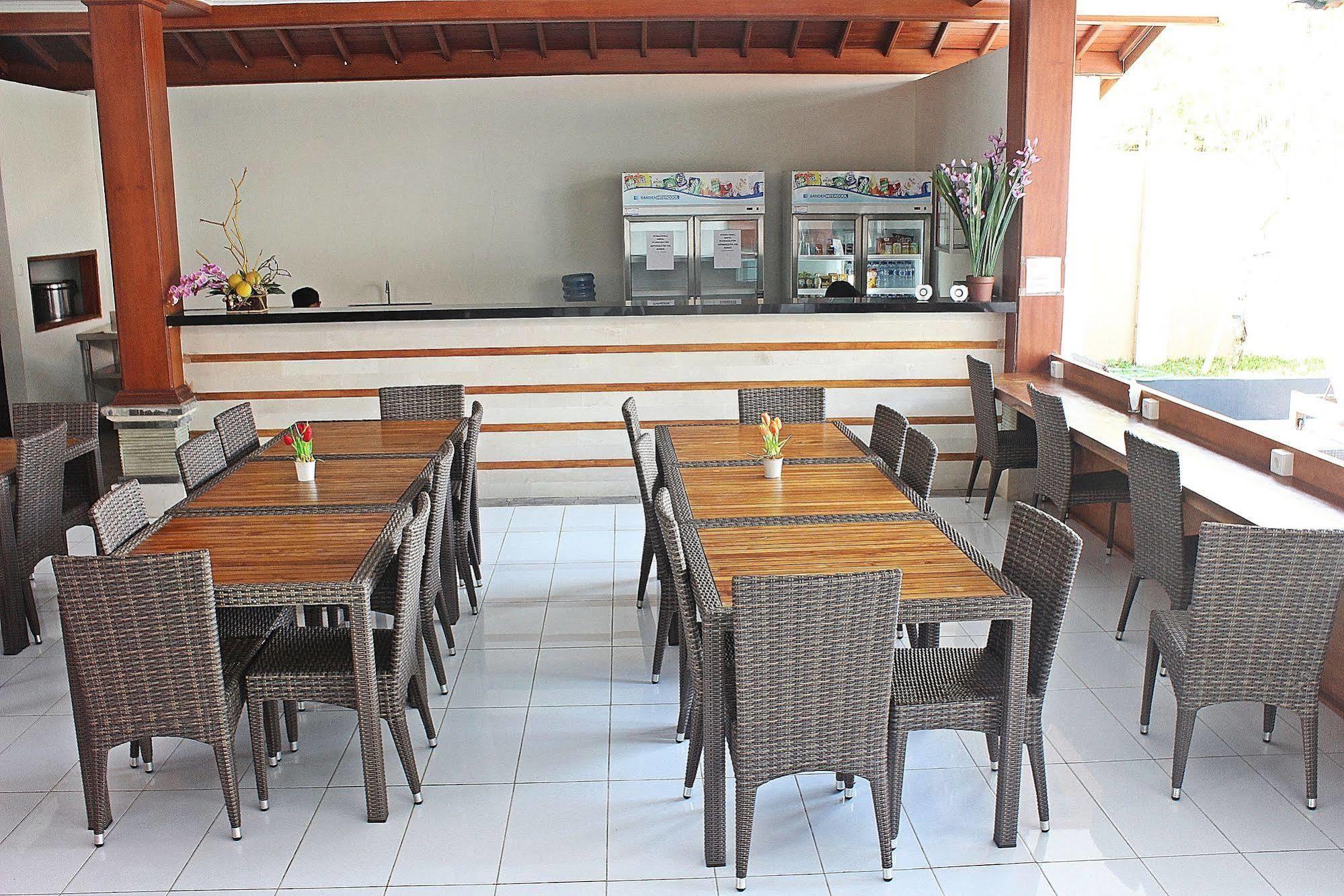 Mirah Hostel Legian  Bagian luar foto