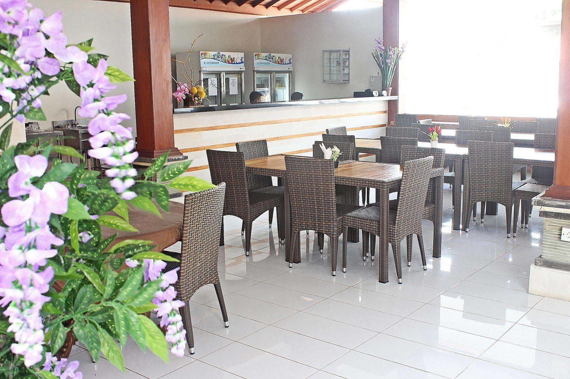 Mirah Hostel Legian  Bagian luar foto