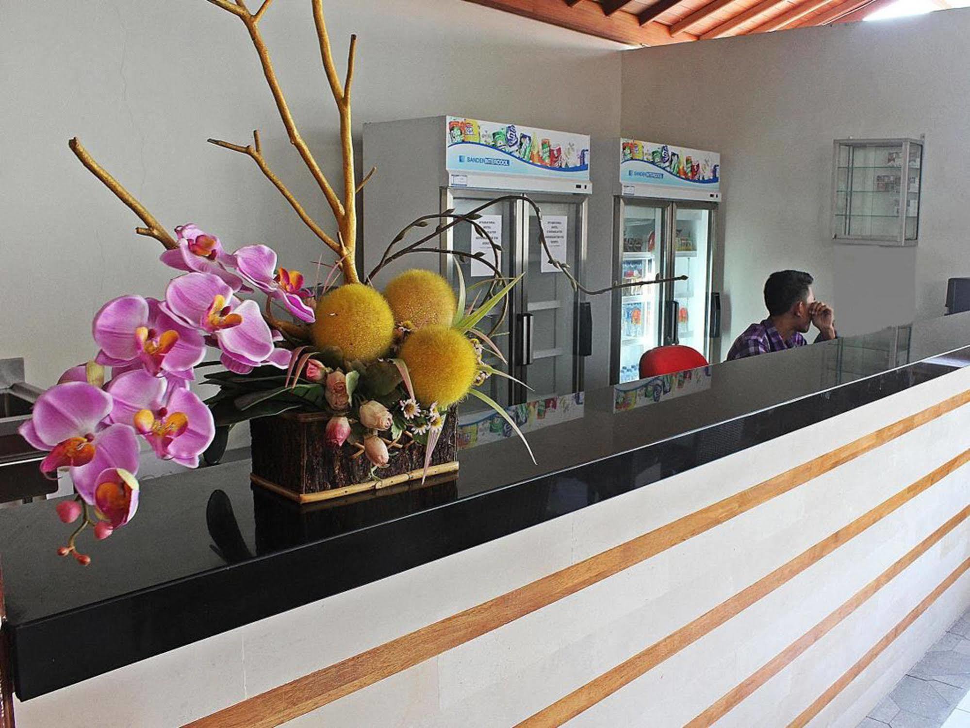 Mirah Hostel Legian  Bagian luar foto