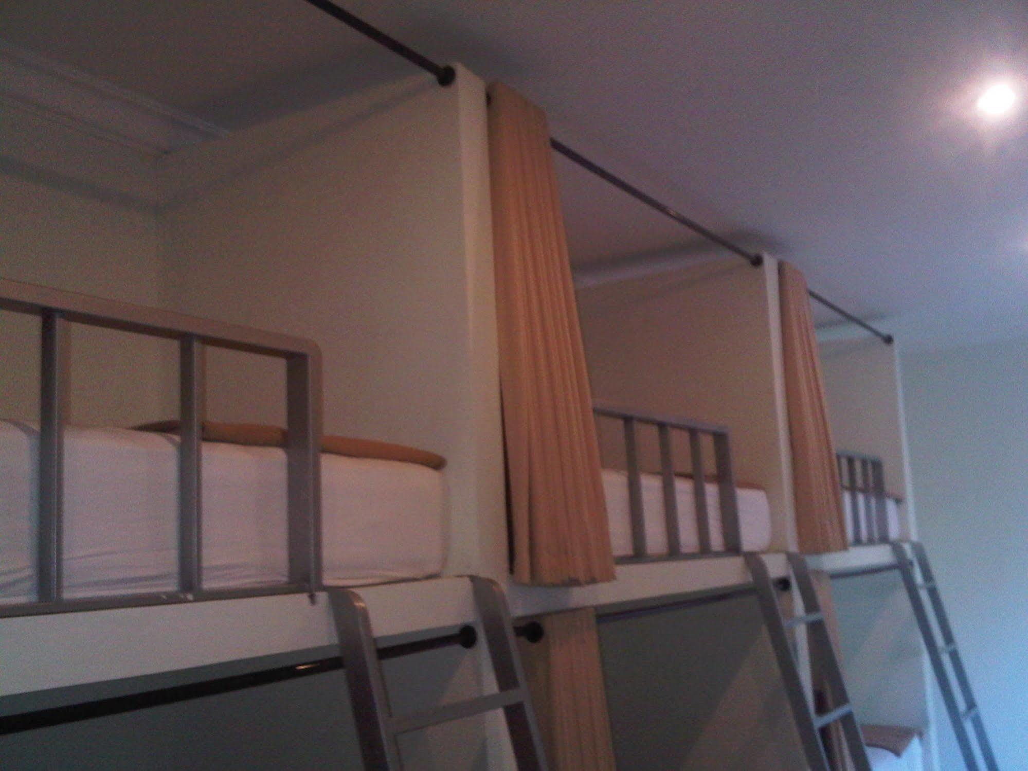 Mirah Hostel Legian  Bagian luar foto