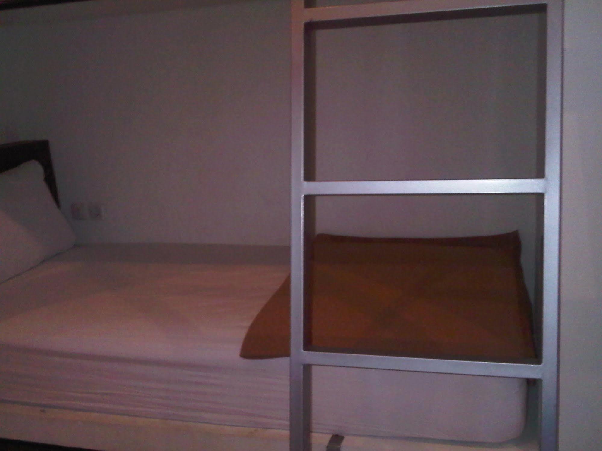 Mirah Hostel Legian  Bagian luar foto