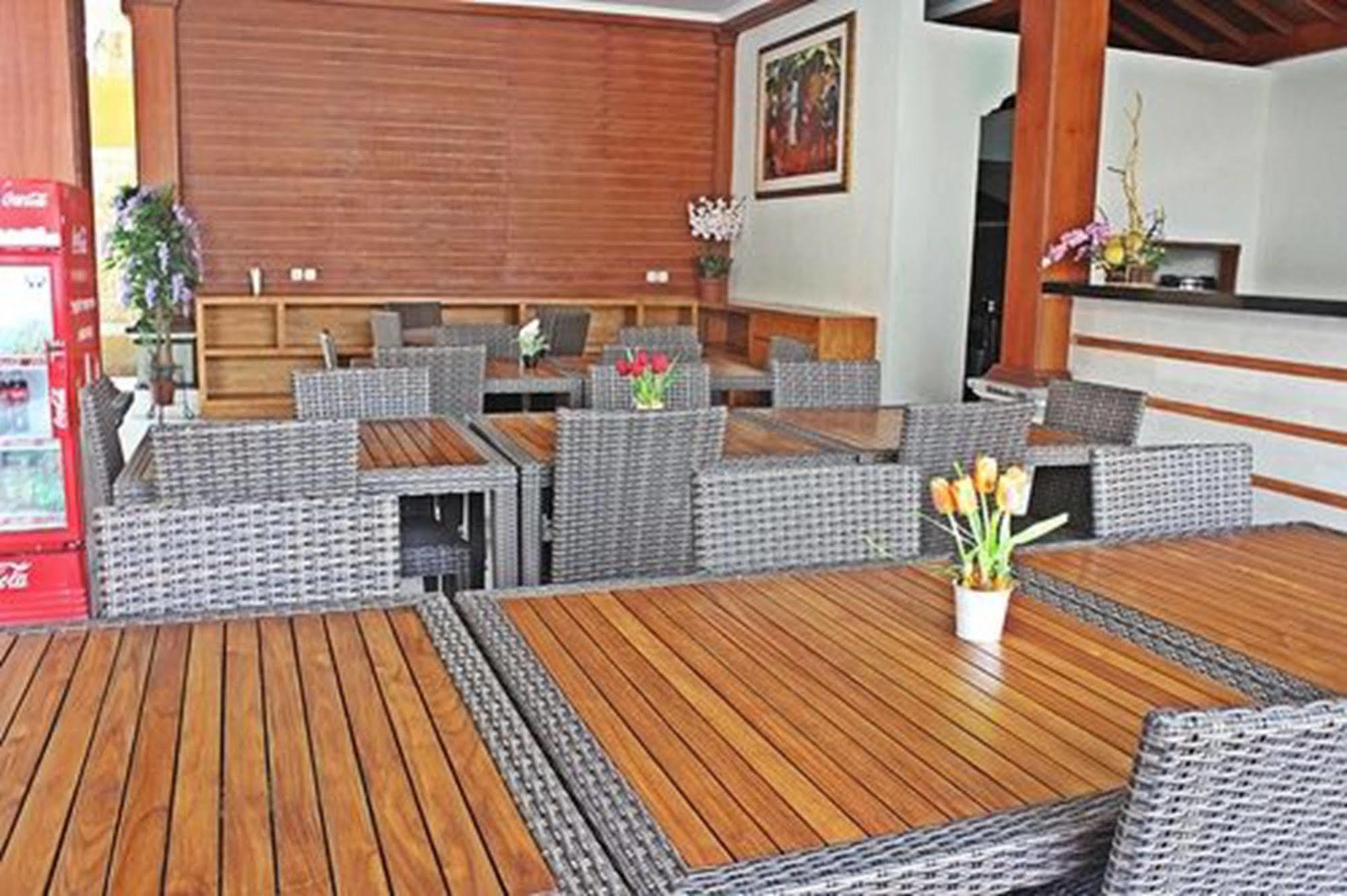 Mirah Hostel Legian  Bagian luar foto